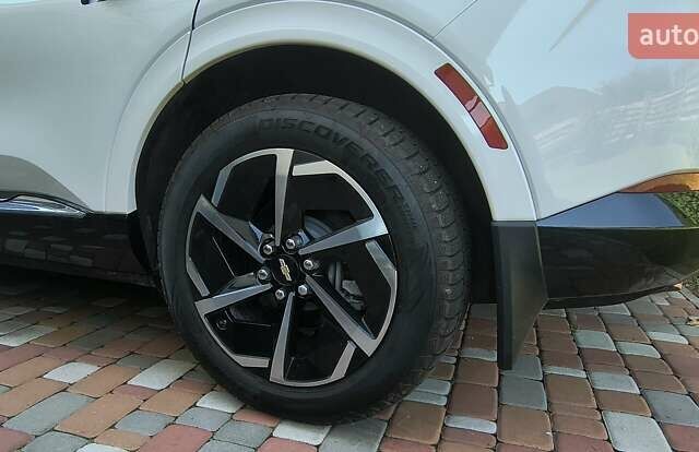 Белый Шевроле Equinox EV, объемом двигателя 0 л и пробегом 11 тыс. км за 31000 $, фото 13 на Automoto.ua