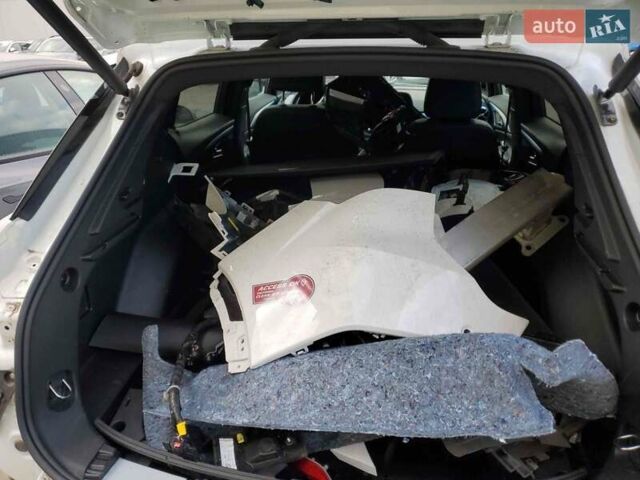 Белый Шевроле Equinox EV, объемом двигателя 0 л и пробегом 8 тыс. км за 21000 $, фото 10 на Automoto.ua