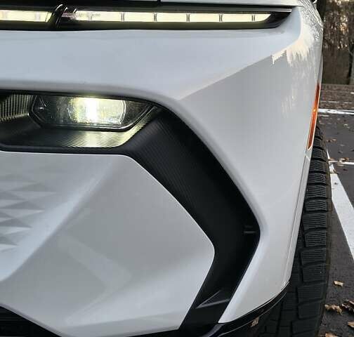 Белый Шевроле Equinox EV, объемом двигателя 0 л и пробегом 11 тыс. км за 31000 $, фото 23 на Automoto.ua