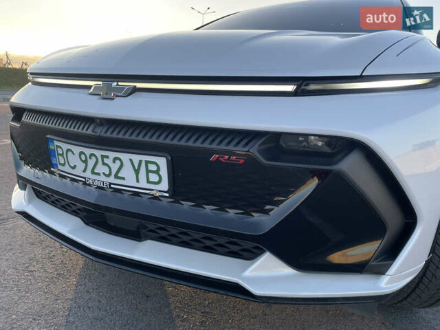 Белый Шевроле Equinox EV, объемом двигателя 0 л и пробегом 11 тыс. км за 30999 $, фото 5 на Automoto.ua