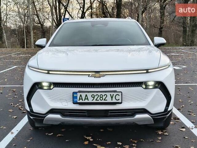 Белый Шевроле Equinox EV, объемом двигателя 0 л и пробегом 11 тыс. км за 31000 $, фото 7 на Automoto.ua
