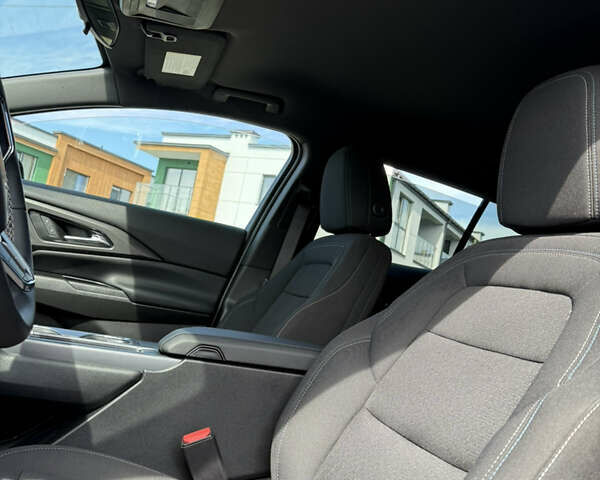 Черный Шевроле Equinox EV, объемом двигателя 0 л и пробегом 10 тыс. км за 29499 $, фото 23 на Automoto.ua