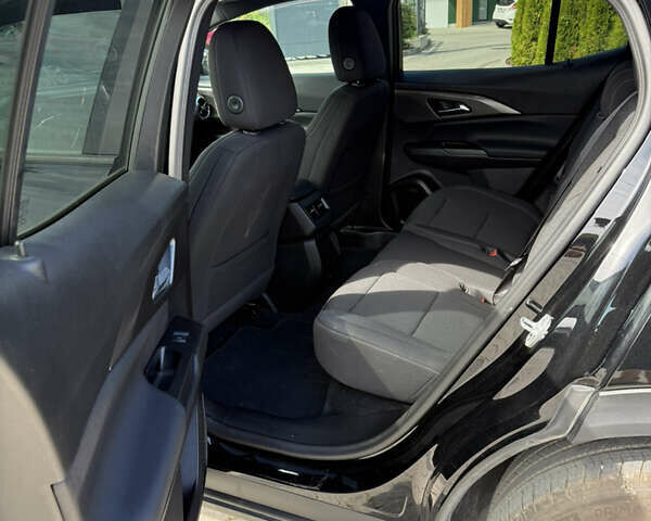 Черный Шевроле Equinox EV, объемом двигателя 0 л и пробегом 10 тыс. км за 29499 $, фото 13 на Automoto.ua