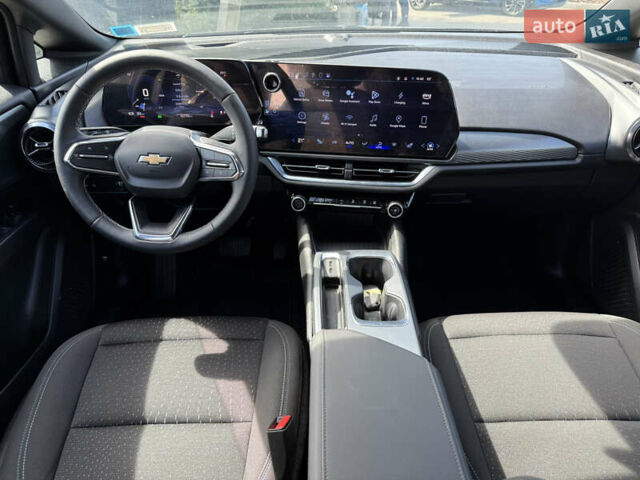 Черный Шевроле Equinox EV, объемом двигателя 0 л и пробегом 10 тыс. км за 29499 $, фото 14 на Automoto.ua