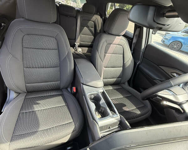 Черный Шевроле Equinox EV, объемом двигателя 0 л и пробегом 10 тыс. км за 29499 $, фото 6 на Automoto.ua