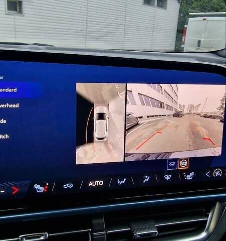 Черный Шевроле Equinox EV, объемом двигателя 0 л и пробегом 2 тыс. км за 31900 $, фото 12 на Automoto.ua