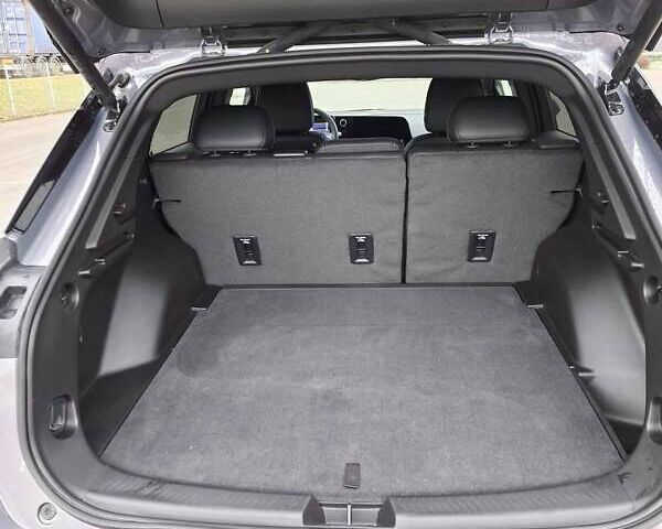 Серый Шевроле Equinox EV, объемом двигателя 0 л и пробегом 4 тыс. км за 28500 $, фото 2 на Automoto.ua