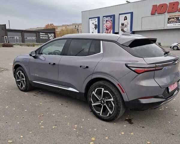 Серый Шевроле Equinox EV, объемом двигателя 0 л и пробегом 4 тыс. км за 28500 $, фото 5 на Automoto.ua