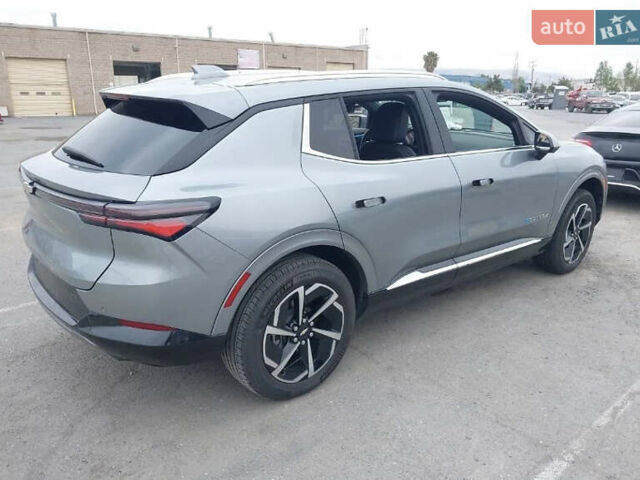 Серый Шевроле Equinox EV, объемом двигателя 0 л и пробегом 9 тыс. км за 25000 $, фото 3 на Automoto.ua
