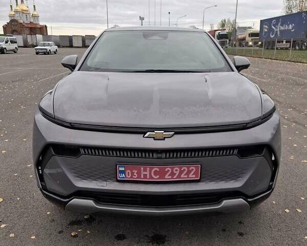 Серый Шевроле Equinox EV, объемом двигателя 0 л и пробегом 4 тыс. км за 28500 $, фото 6 на Automoto.ua