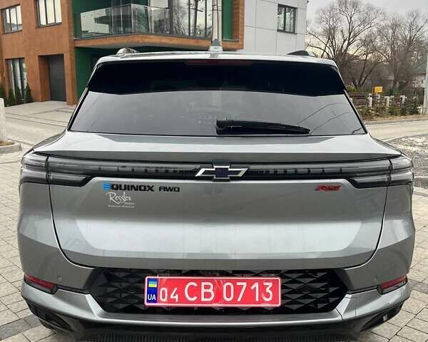 Серый Шевроле Equinox EV, объемом двигателя 0 л и пробегом 9 тыс. км за 28999 $, фото 3 на Automoto.ua