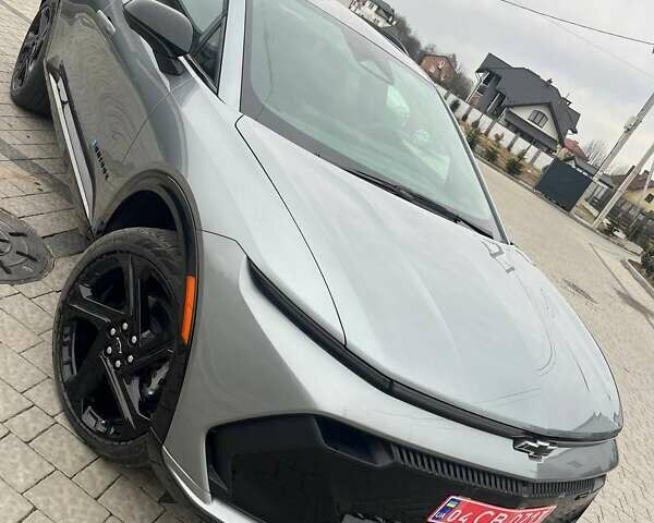 Серый Шевроле Equinox EV, объемом двигателя 0 л и пробегом 9 тыс. км за 28999 $, фото 4 на Automoto.ua