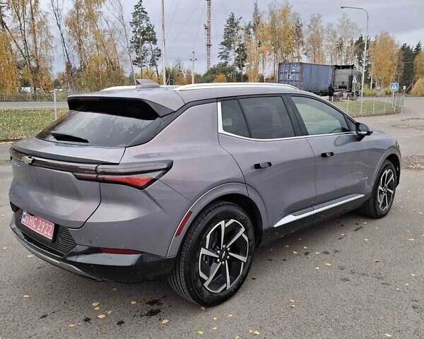 Серый Шевроле Equinox EV, объемом двигателя 0 л и пробегом 4 тыс. км за 28500 $, фото 4 на Automoto.ua