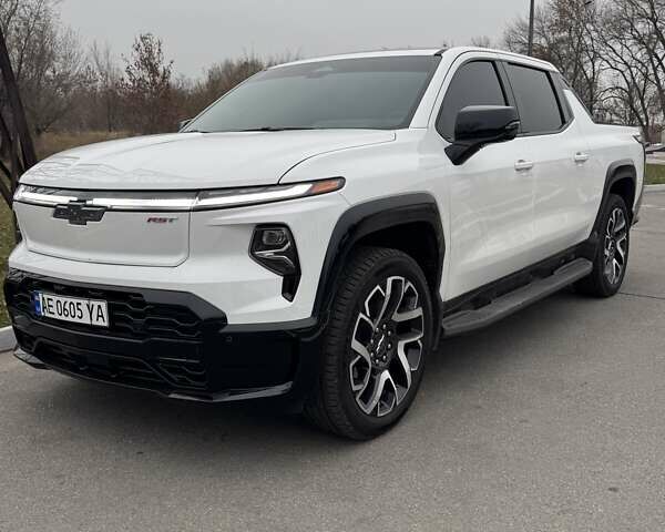 Білий Шевроле Silverado EV, об'ємом двигуна 0 л та пробігом 9 тис. км за 110000 $, фото 10 на Automoto.ua