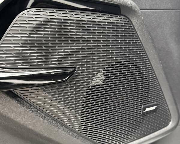 Білий Шевроле Silverado EV, об'ємом двигуна 0 л та пробігом 9 тис. км за 110000 $, фото 7 на Automoto.ua