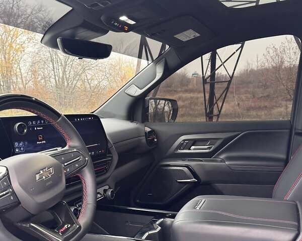 Білий Шевроле Silverado EV, об'ємом двигуна 0 л та пробігом 9 тис. км за 110000 $, фото 19 на Automoto.ua