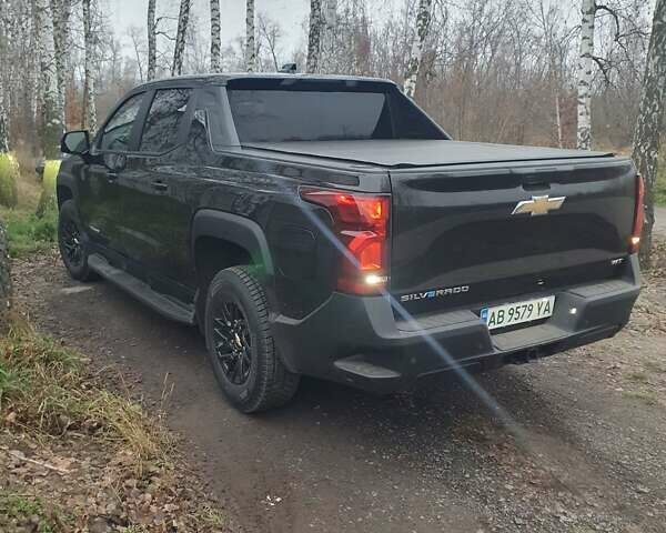 Черный Шевроле Silverado EV, объемом двигателя 0 л и пробегом 11 тыс. км за 68000 $, фото 4 на Automoto.ua