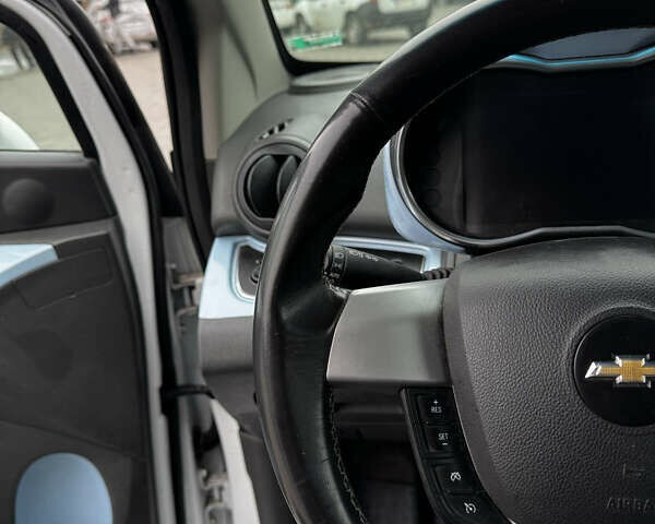 Белый Шевроле Spark EV, объемом двигателя 0 л и пробегом 70 тыс. км за 7500 $, фото 25 на Automoto.ua
