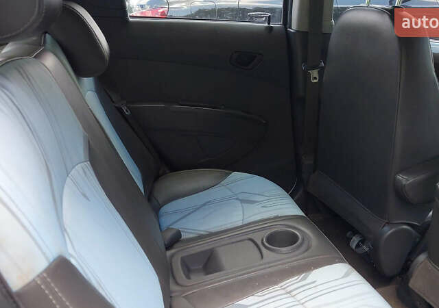 Білий Шевроле Spark EV, об'ємом двигуна 0 л та пробігом 93 тис. км за 4999 $, фото 5 на Automoto.ua