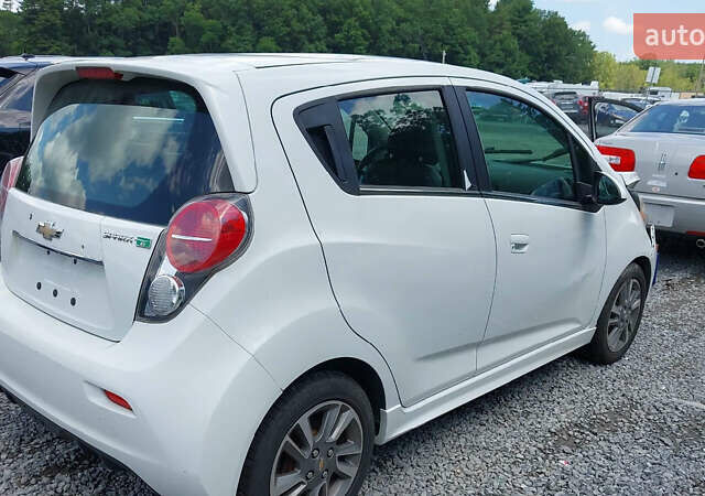 Білий Шевроле Spark EV, об'ємом двигуна 0 л та пробігом 93 тис. км за 4999 $, фото 3 на Automoto.ua