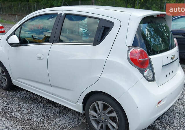 Білий Шевроле Spark EV, об'ємом двигуна 0 л та пробігом 93 тис. км за 4999 $, фото 2 на Automoto.ua