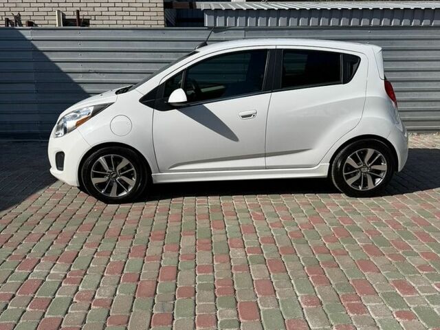 Білий Шевроле Spark EV, об'ємом двигуна 0 л та пробігом 119 тис. км за 7200 $, фото 2 на Automoto.ua