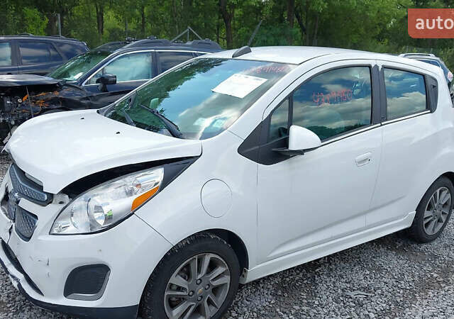 Білий Шевроле Spark EV, об'ємом двигуна 0 л та пробігом 93 тис. км за 4999 $, фото 1 на Automoto.ua