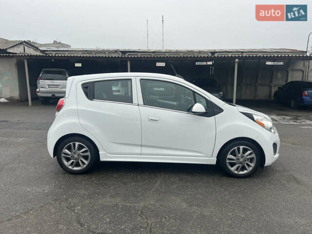 Белый Шевроле Spark EV, объемом двигателя 0 л и пробегом 83 тыс. км за 8500 $, фото 2 на Automoto.ua