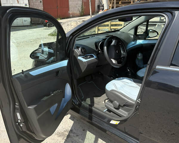 Чорний Шевроле Spark EV, об'ємом двигуна 0 л та пробігом 97 тис. км за 7300 $, фото 4 на Automoto.ua