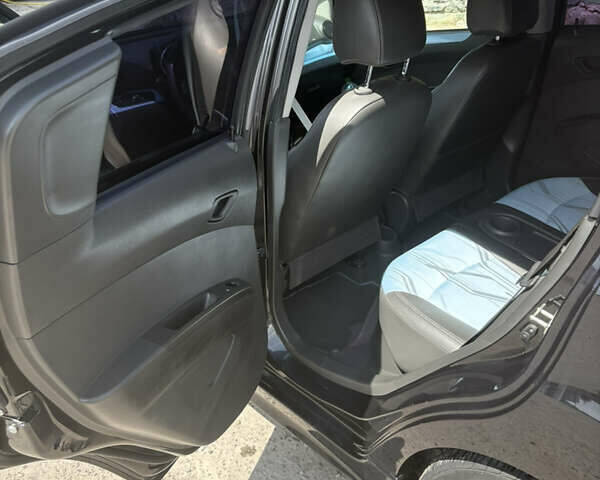 Черный Шевроле Spark EV, объемом двигателя 0 л и пробегом 97 тыс. км за 5200 $, фото 7 на Automoto.ua