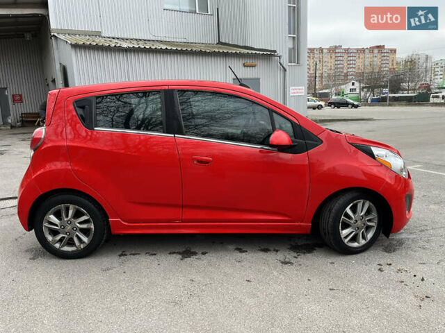 Красный Шевроле Spark EV, объемом двигателя 0 л и пробегом 119 тыс. км за 6800 $, фото 6 на Automoto.ua