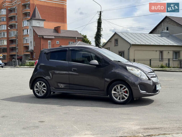 Серый Шевроле Spark EV, объемом двигателя 0 л и пробегом 120 тыс. км за 6500 $, фото 26 на Automoto.ua
