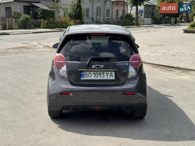 Серый Шевроле Spark EV, объемом двигателя 0 л и пробегом 120 тыс. км за 6500 $, фото 30 на Automoto.ua