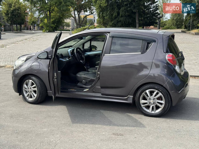 Серый Шевроле Spark EV, объемом двигателя 0 л и пробегом 120 тыс. км за 6500 $, фото 2 на Automoto.ua