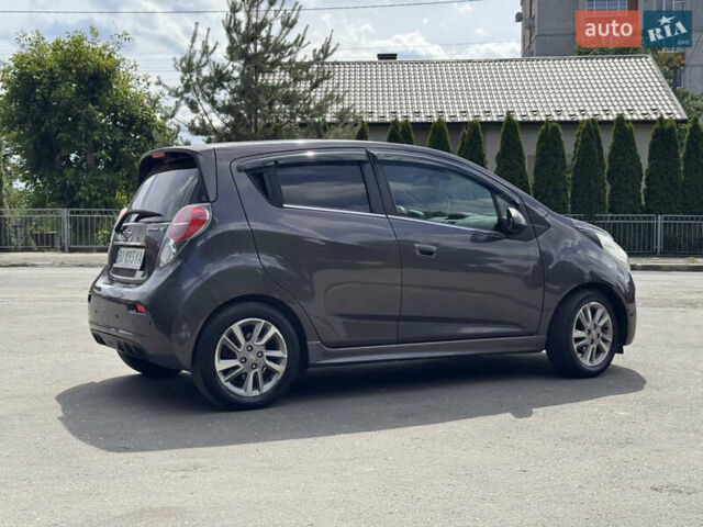 Серый Шевроле Spark EV, объемом двигателя 0 л и пробегом 120 тыс. км за 6500 $, фото 28 на Automoto.ua