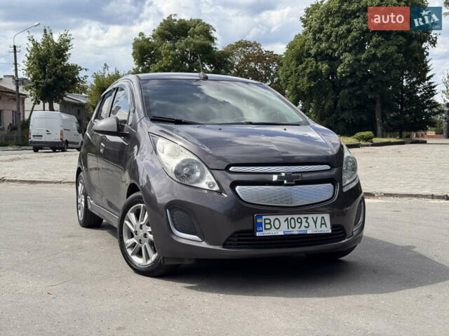 Серый Шевроле Spark EV, объемом двигателя 0 л и пробегом 120 тыс. км за 6500 $, фото 24 на Automoto.ua