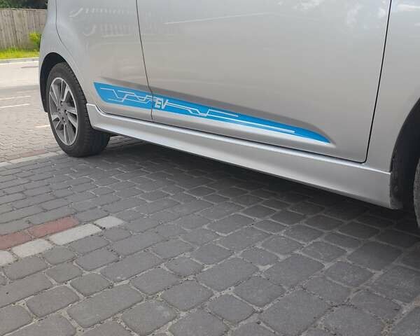 Серый Шевроле Spark EV, объемом двигателя 0 л и пробегом 89 тыс. км за 6200 $, фото 4 на Automoto.ua