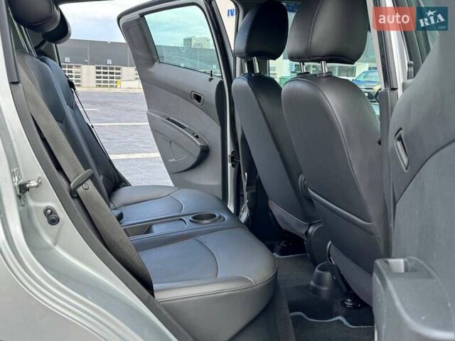 Серый Шевроле Spark EV, объемом двигателя 0 л и пробегом 89 тыс. км за 6200 $, фото 29 на Automoto.ua
