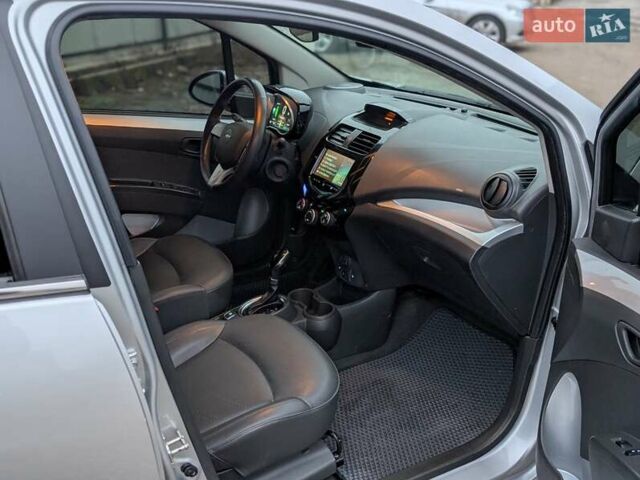 Серый Шевроле Spark EV, объемом двигателя 0 л и пробегом 77 тыс. км за 7300 $, фото 17 на Automoto.ua