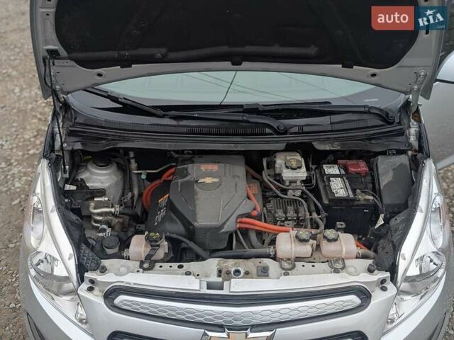 Серый Шевроле Spark EV, объемом двигателя 0 л и пробегом 77 тыс. км за 7300 $, фото 9 на Automoto.ua