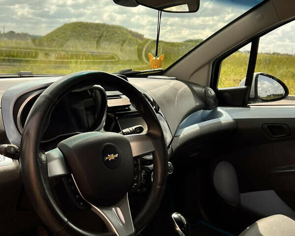 Серый Шевроле Spark EV, объемом двигателя 0 л и пробегом 90 тыс. км за 8000 $, фото 5 на Automoto.ua