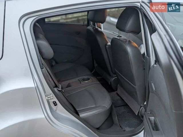 Серый Шевроле Spark EV, объемом двигателя 0 л и пробегом 77 тыс. км за 7300 $, фото 16 на Automoto.ua