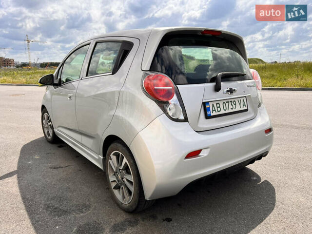 Серый Шевроле Spark EV, объемом двигателя 0 л и пробегом 90 тыс. км за 8000 $, фото 2 на Automoto.ua