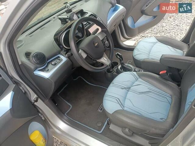 Серый Шевроле Spark EV, объемом двигателя 0 л и пробегом 93 тыс. км за 6100 $, фото 3 на Automoto.ua