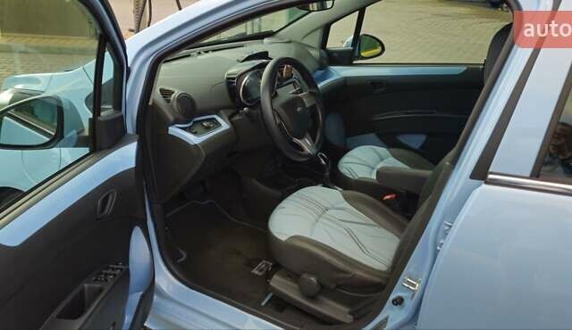 Синий Шевроле Spark EV, объемом двигателя 0 л и пробегом 44 тыс. км за 8300 $, фото 30 на Automoto.ua