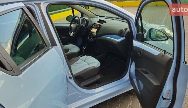 Синий Шевроле Spark EV, объемом двигателя 0 л и пробегом 44 тыс. км за 8300 $, фото 21 на Automoto.ua