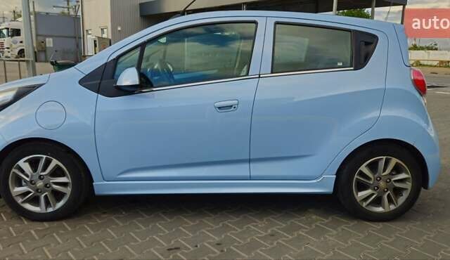 Синий Шевроле Spark EV, объемом двигателя 0 л и пробегом 44 тыс. км за 8300 $, фото 11 на Automoto.ua
