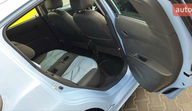 Синий Шевроле Spark EV, объемом двигателя 0 л и пробегом 44 тыс. км за 8300 $, фото 18 на Automoto.ua