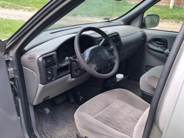 Коричневий Шевроле Venture, об'ємом двигуна 3 л та пробігом 350 тис. км за 1200 $, фото 4 на Automoto.ua