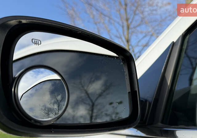 Белый Крайслер 200, объемом двигателя 2.36 л и пробегом 178 тыс. км за 6500 $, фото 36 на Automoto.ua